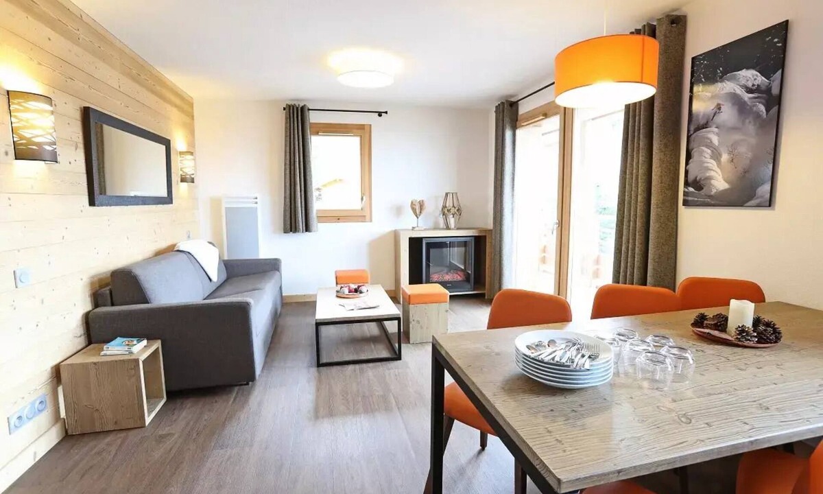 Les Menuires Apartment | Residence Club MMV Le Coeur des Loges* - 3 Rooms 6 People Family +