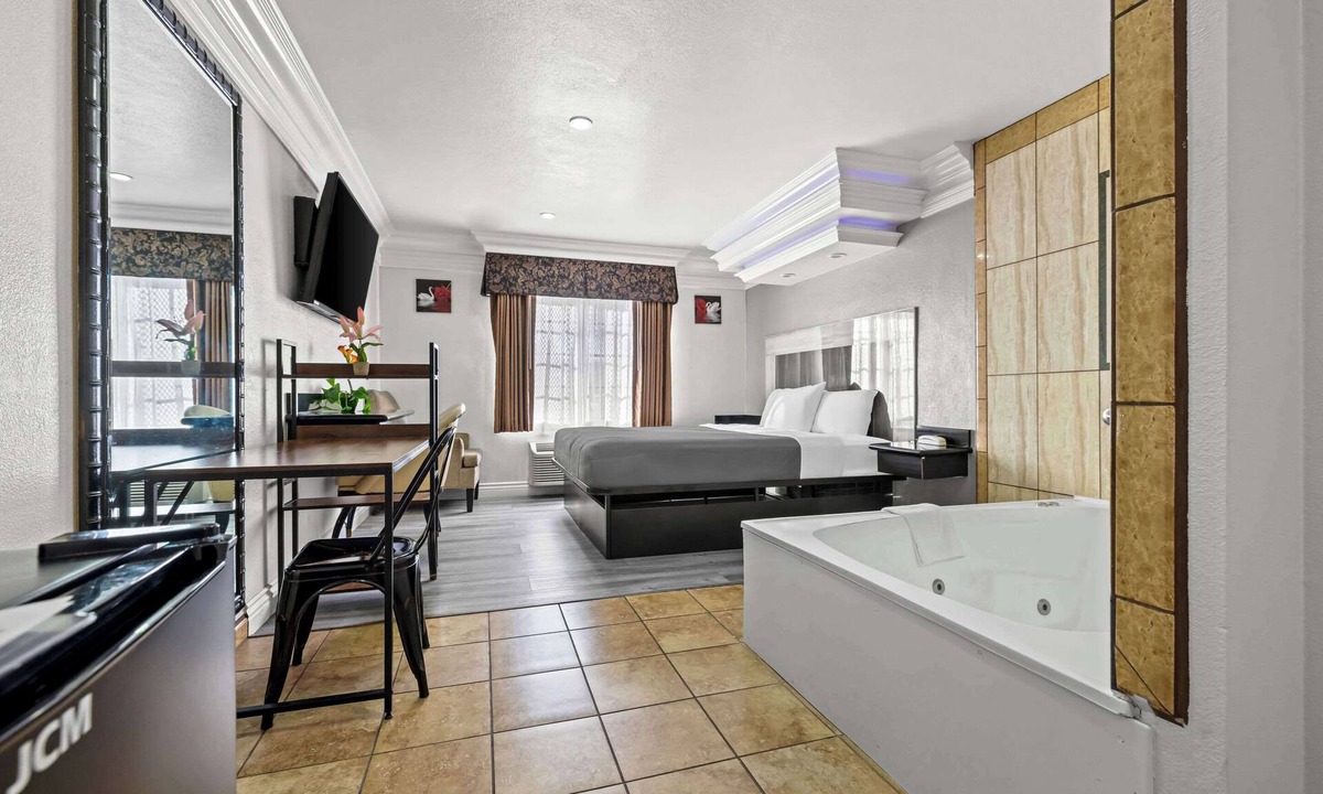 Santa Ana Hotel | Rodeway Inn Santa Ana - Garden Grove