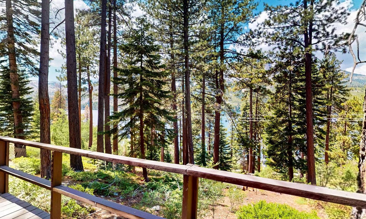 South Lake Tahoe Cabin | Romantic Cabin Escape on Fallen Leaf Lake - Dog Friendly