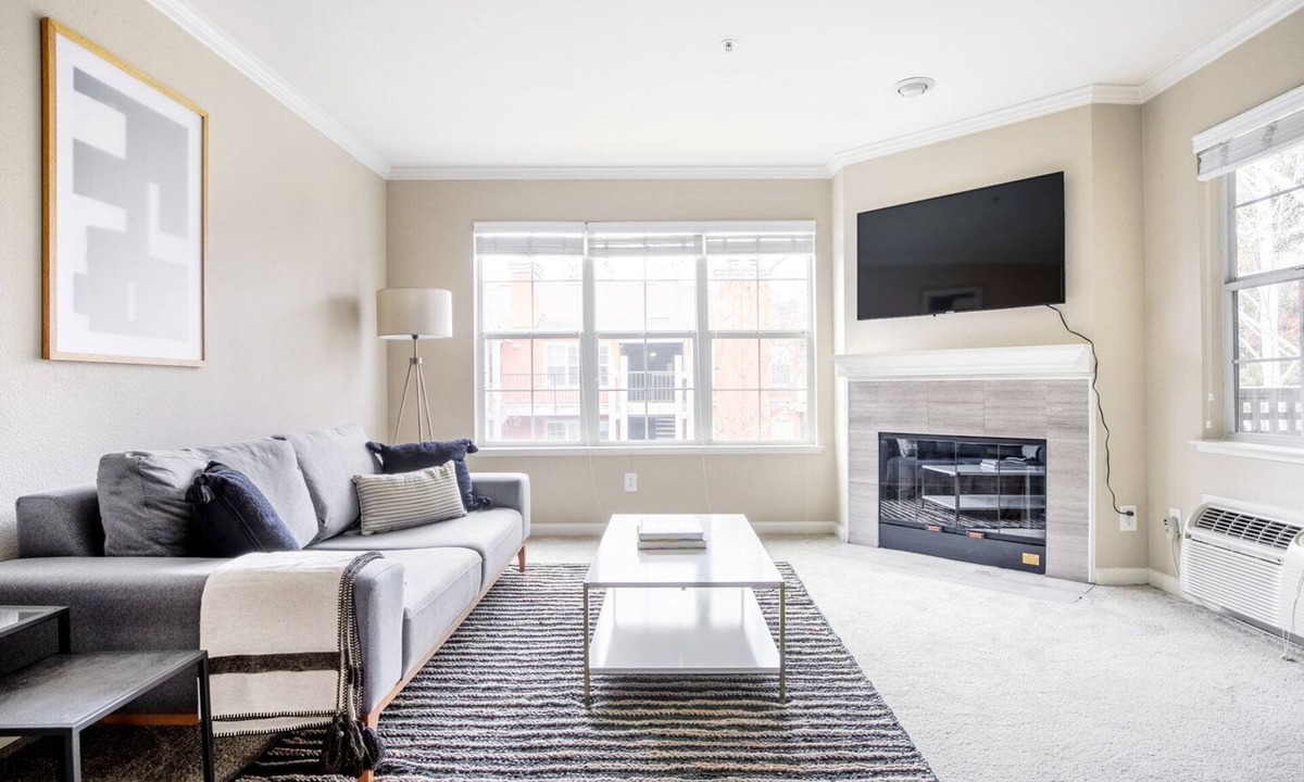 Santa Clara Apartment | Roomy Santa Clara 1BR w/Parking, Pool, walk to Dining by Blueground