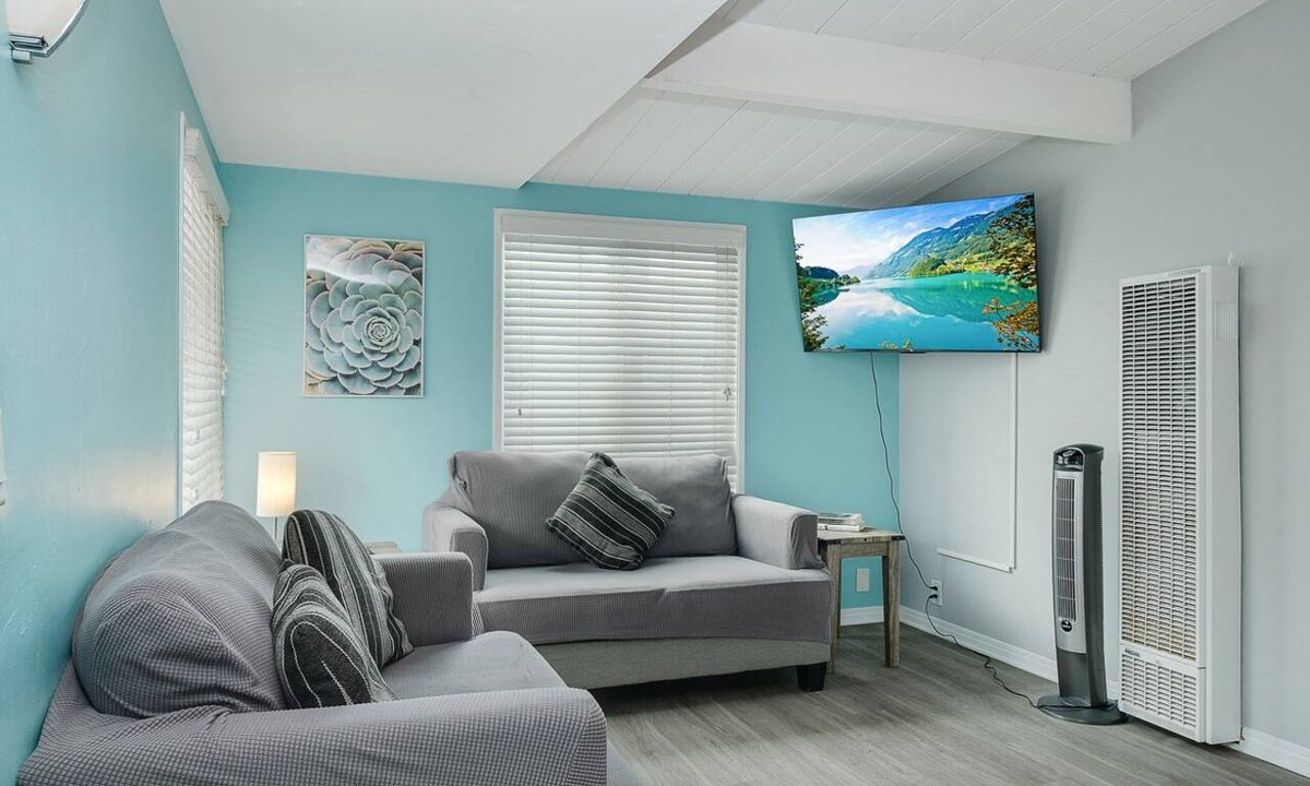 Ocean Beach Apartment | San Diego Surf Camp #6 - 1/2 block to the Pacific!