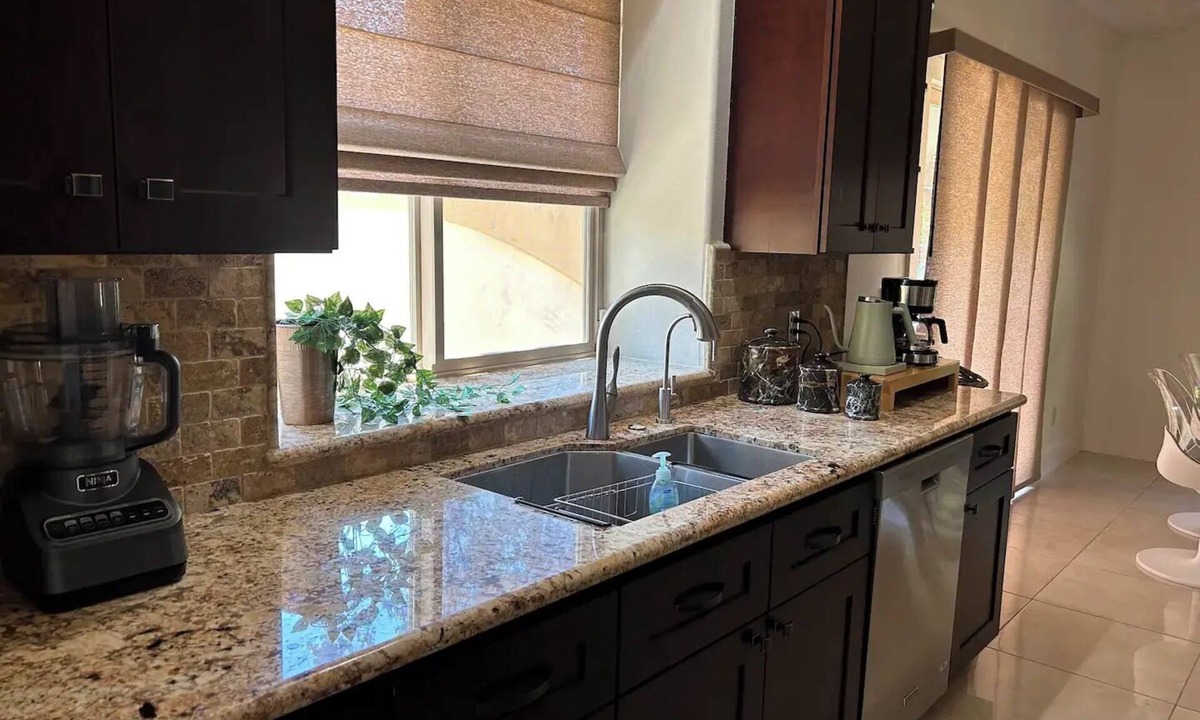 Saratoga House | Saratoga Village Executive Homenn