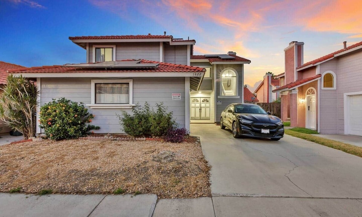 San Bernardino House | SB Home | 3 Bedrooms | Central | Spacious
