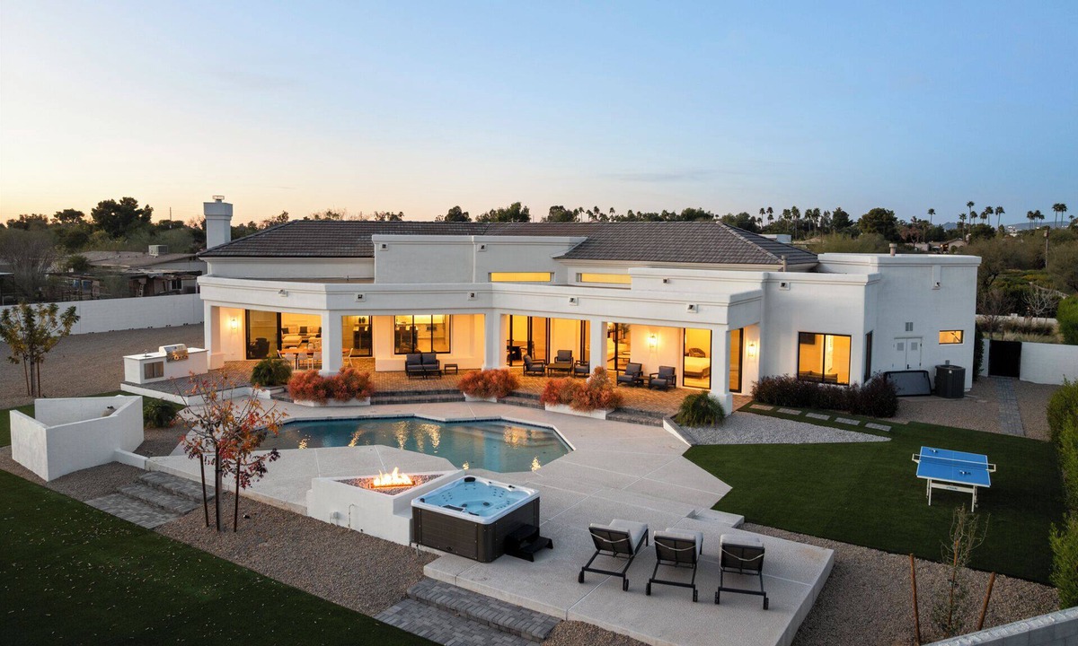 Central Scottsdale House | Scottsdale Desert Oasis with Pool, Spa, Billiards & Backyard Games Retreat