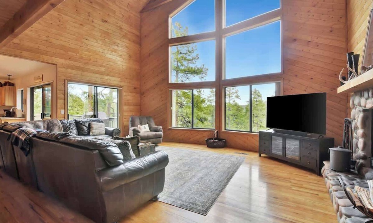 Highland Pines Cabin | *Secluded Forest Retreat* Charming 5 Bedroom Cabin