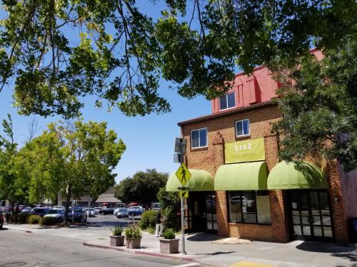 North Berkeley Hotel | SenS Hotel & Vanne Bistro Berkeley