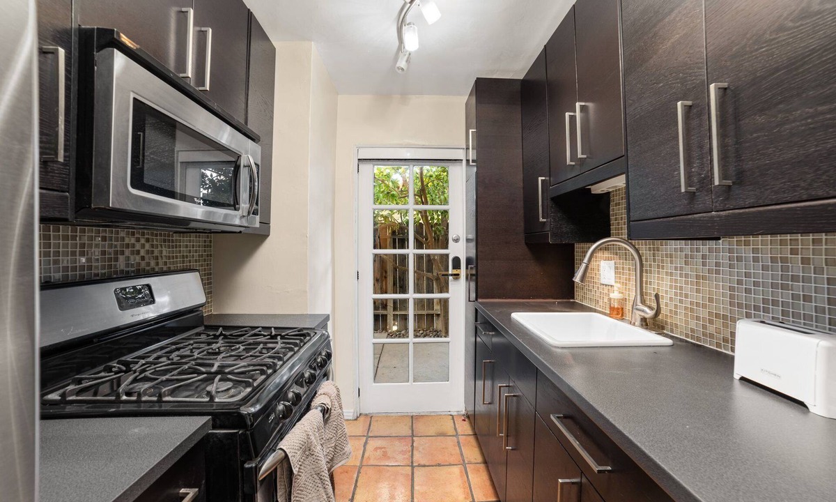 Baristo House | Serene Spanish 1-Bedroom Home Retreat