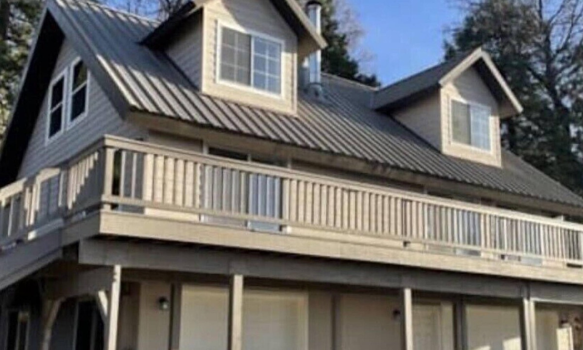 Dogwood Mountain Cabin | Shaver Lake Misty Mountain Retreat Private Deck Sunsets Hot Tub