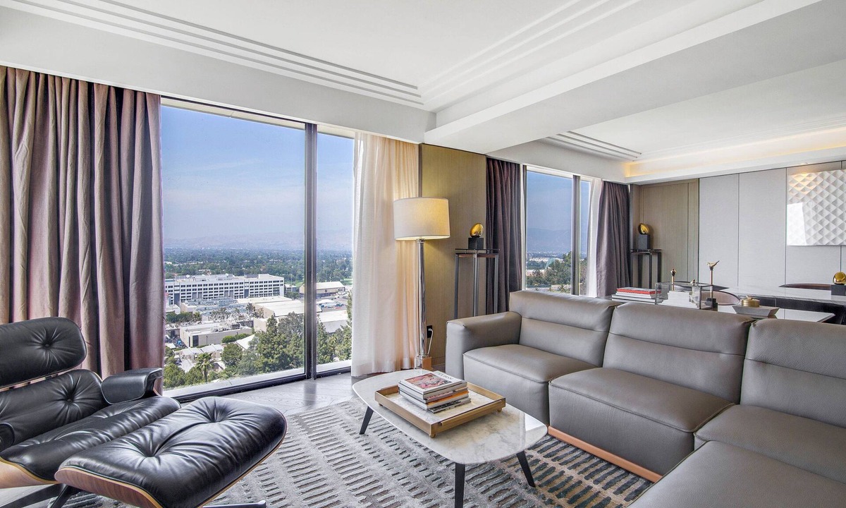 Universal City Hotel | Sheraton Universal Hotel