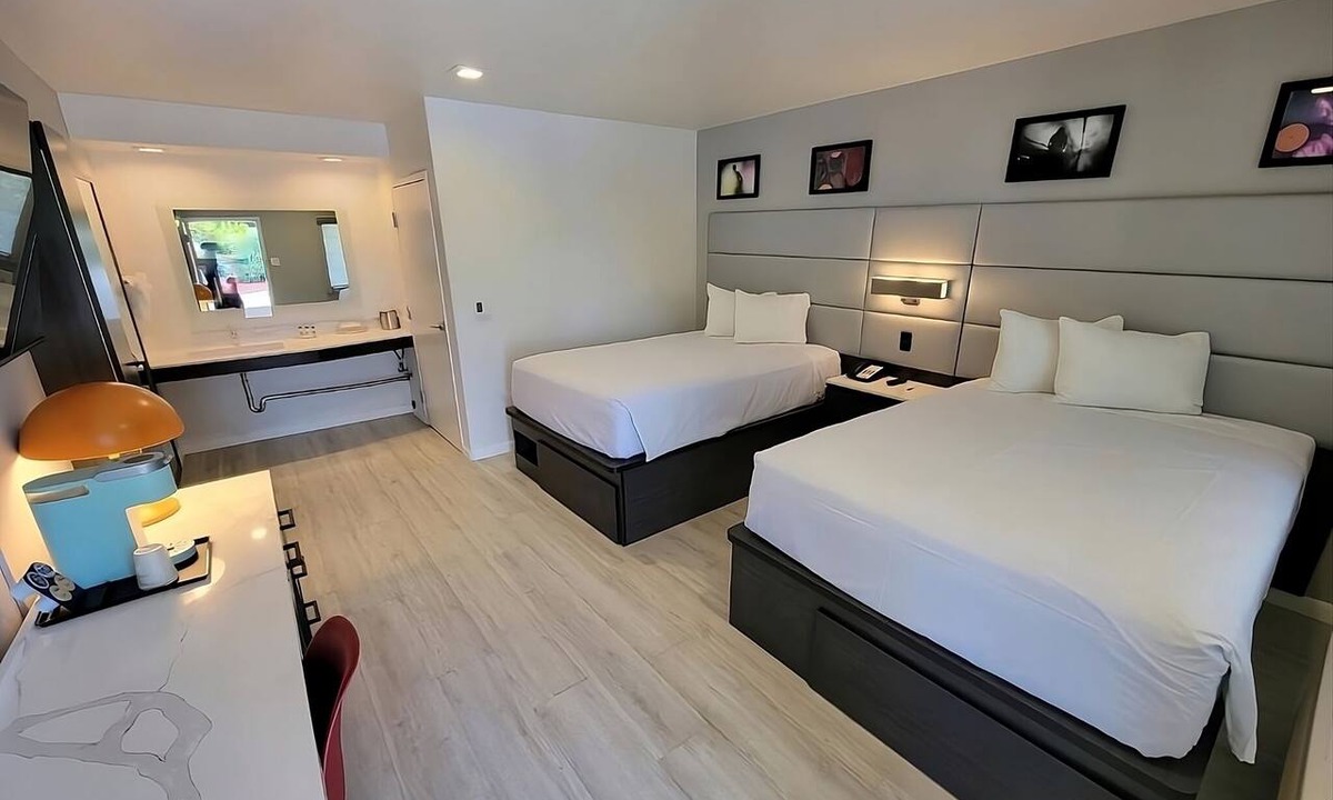 Newhall Hotel | Shopping Spree at Westfield Valley Fair Shopping Mall and Santana Row! Parking