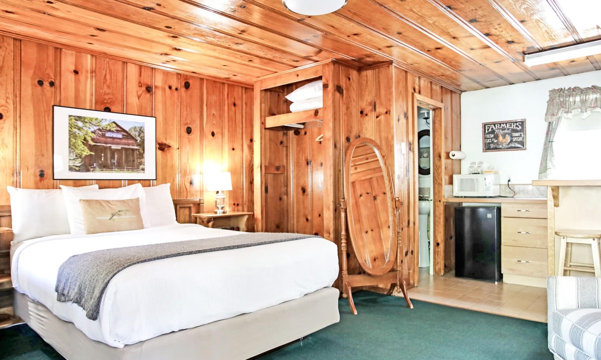 Grass Valley Hotel | Sierra Mountain Inn