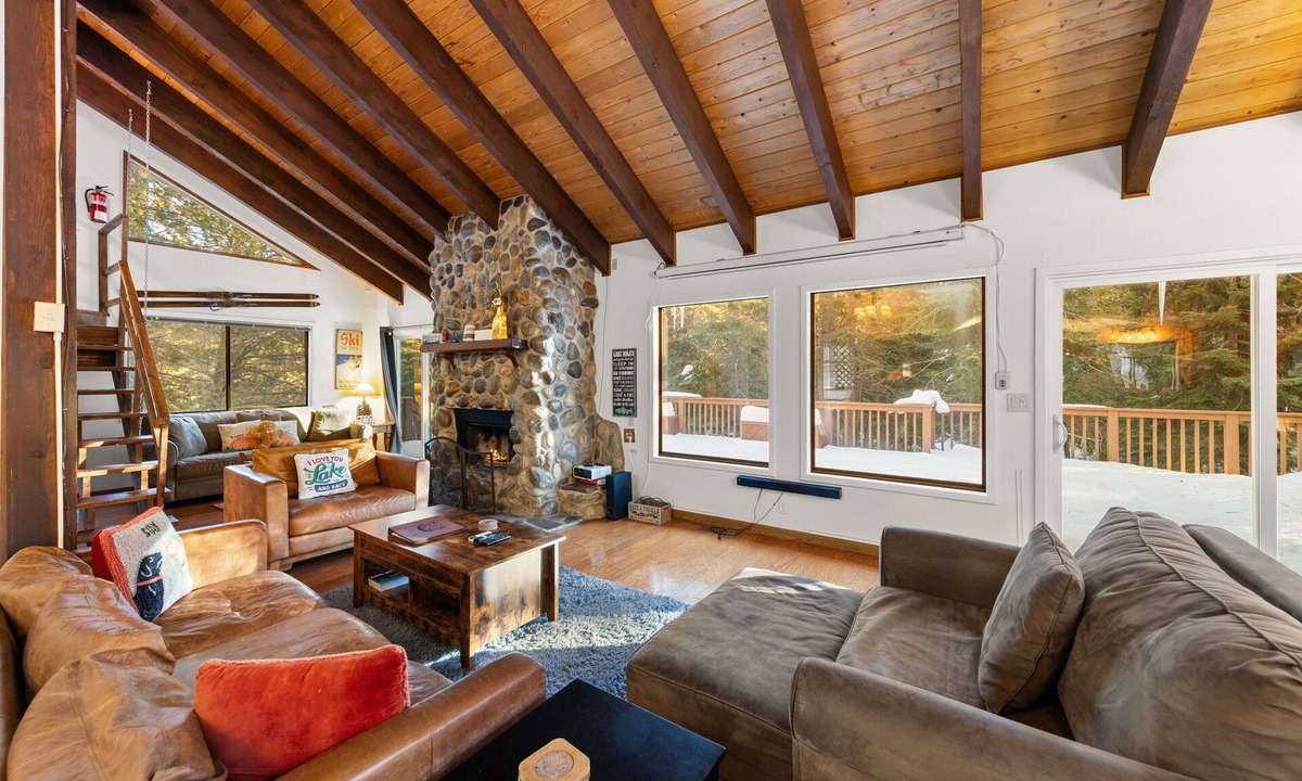Kingswood Estates House | Sierra Woodlands Getaway