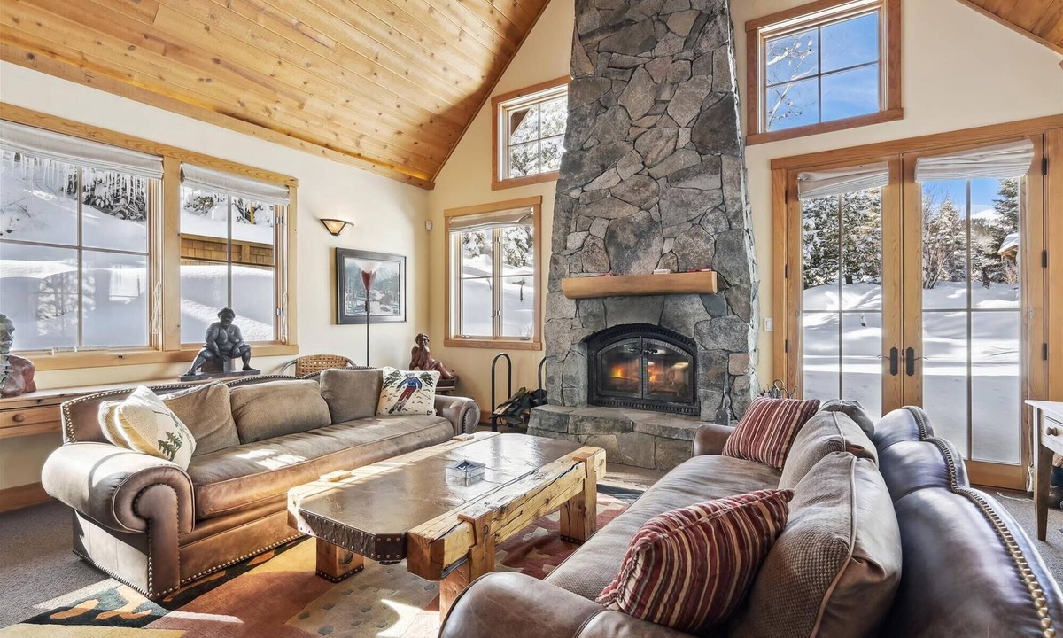 Olympic Valley House | Silverado Lodge at Palisades - 4BR w/Private Hot Tub, Ski Shuttle & Pet-Friendly!