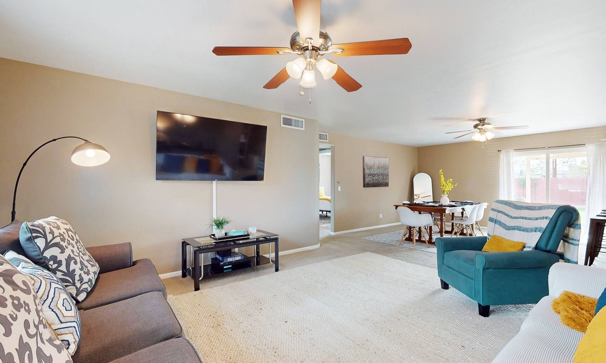 Tempe House | Single-level vacation home with fenced yard, furnished patio, & washer/dryer