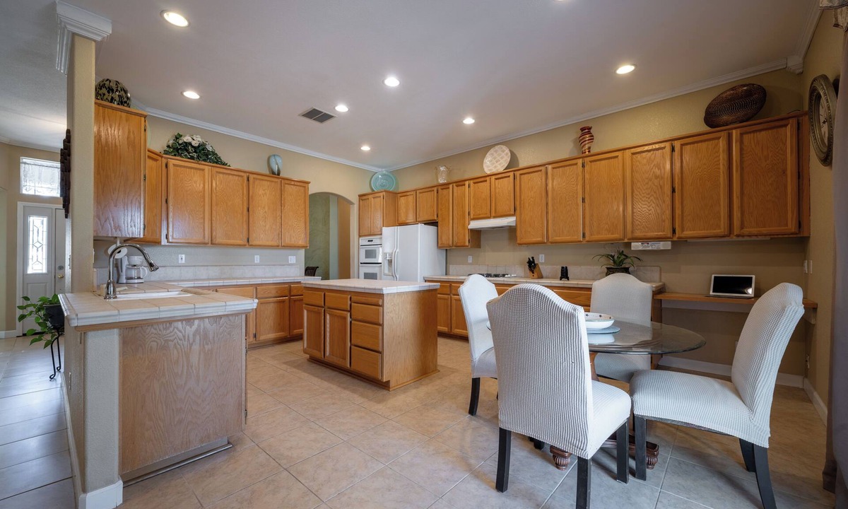 Rocklin House | Single Story Rocklin Living. Garage Included In Stay. Pets Welcome. Walk To Park