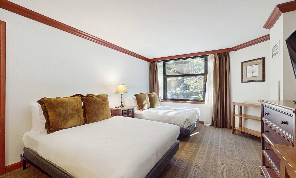 Olympic Valley Condo | Ski-in/ski-out third-floor studio with free WiFi & access to resort amenities