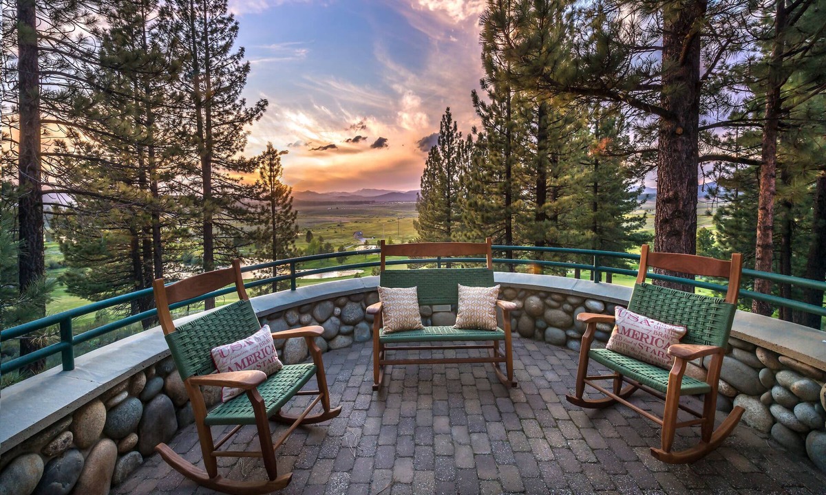 Truckee House | Skidder - Luxury 3500 sqft - Northstar 4+BR w Game Room, Private Hot Tub Sauna, & HOA Amenities