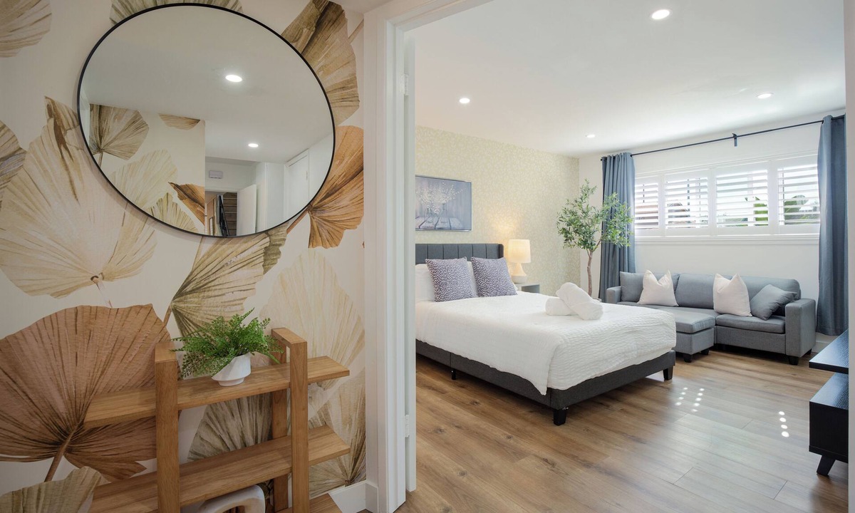 Midway City House | Socal Family Retreat 5BR Villa Near Disneyland and OC Gems