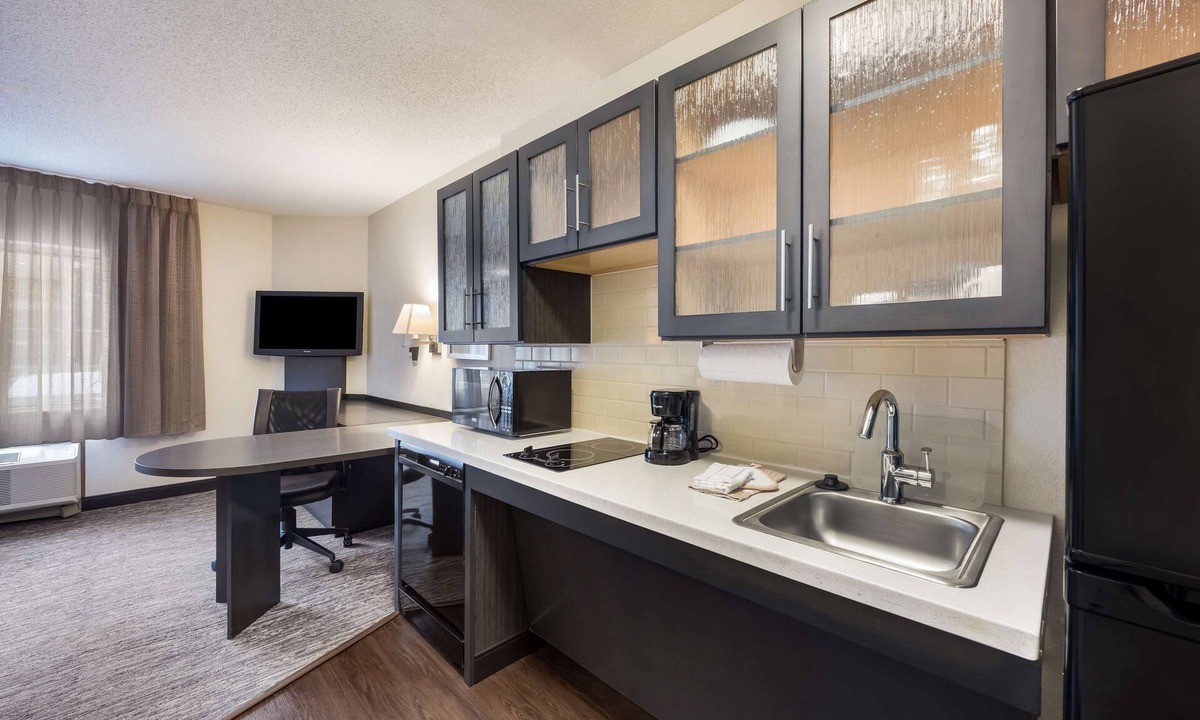 Santa Ana Hotel | Sonesta Simply Suites Orange County Airport