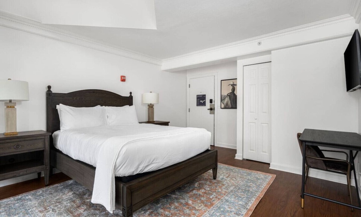 Santa Rosa Bed & Breakfast | Sonoma Stonehouse Luxury Room in Boutique Hotel