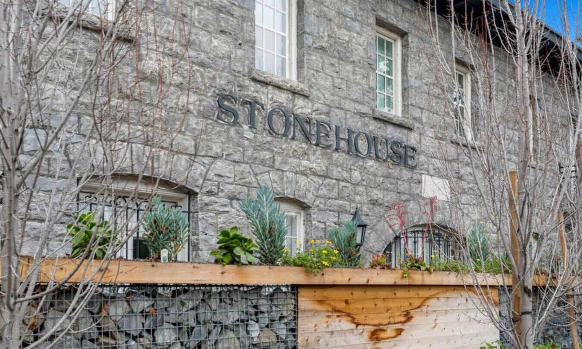 Santa Rosa Bed & Breakfast | Sonoma Stonehouse Retreat Chic King Room