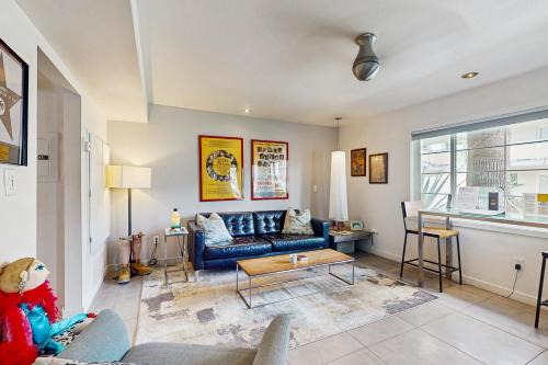 Old Las Palmas Apartment | Sordid Lives Condo - 3202