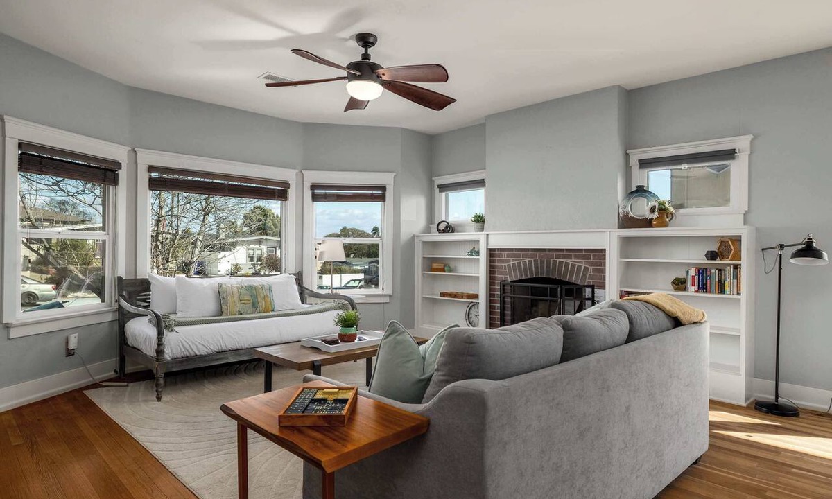 South Park House | South Park Charmer | Close to Zoo | Backyard Oasis