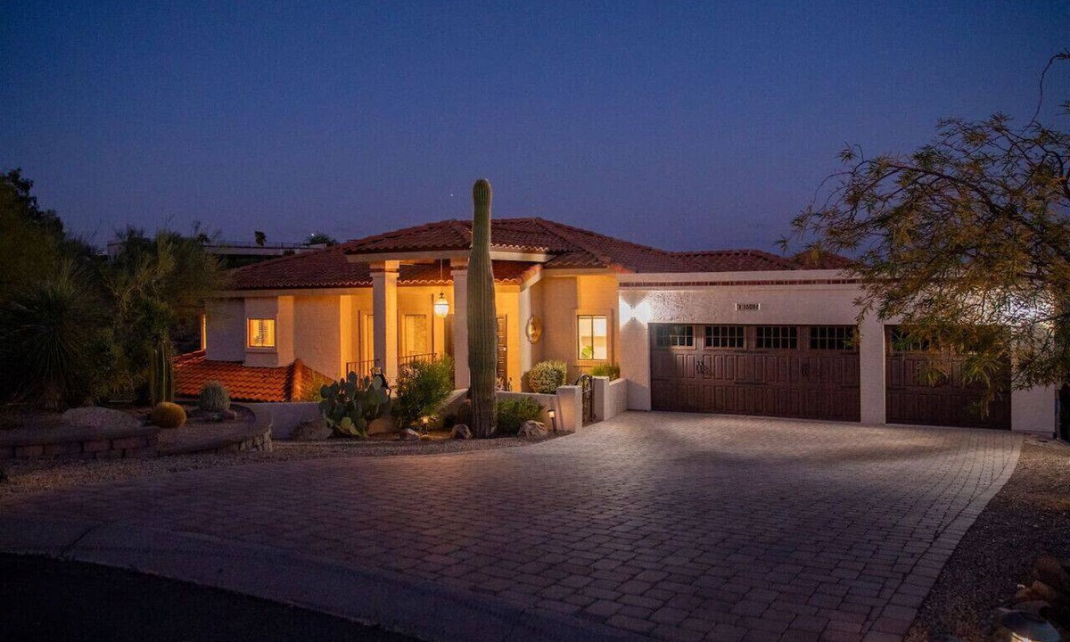 Fountain Hills House | Southwestern Desert Escape/Pool/Hot Tub/Sleeps 12