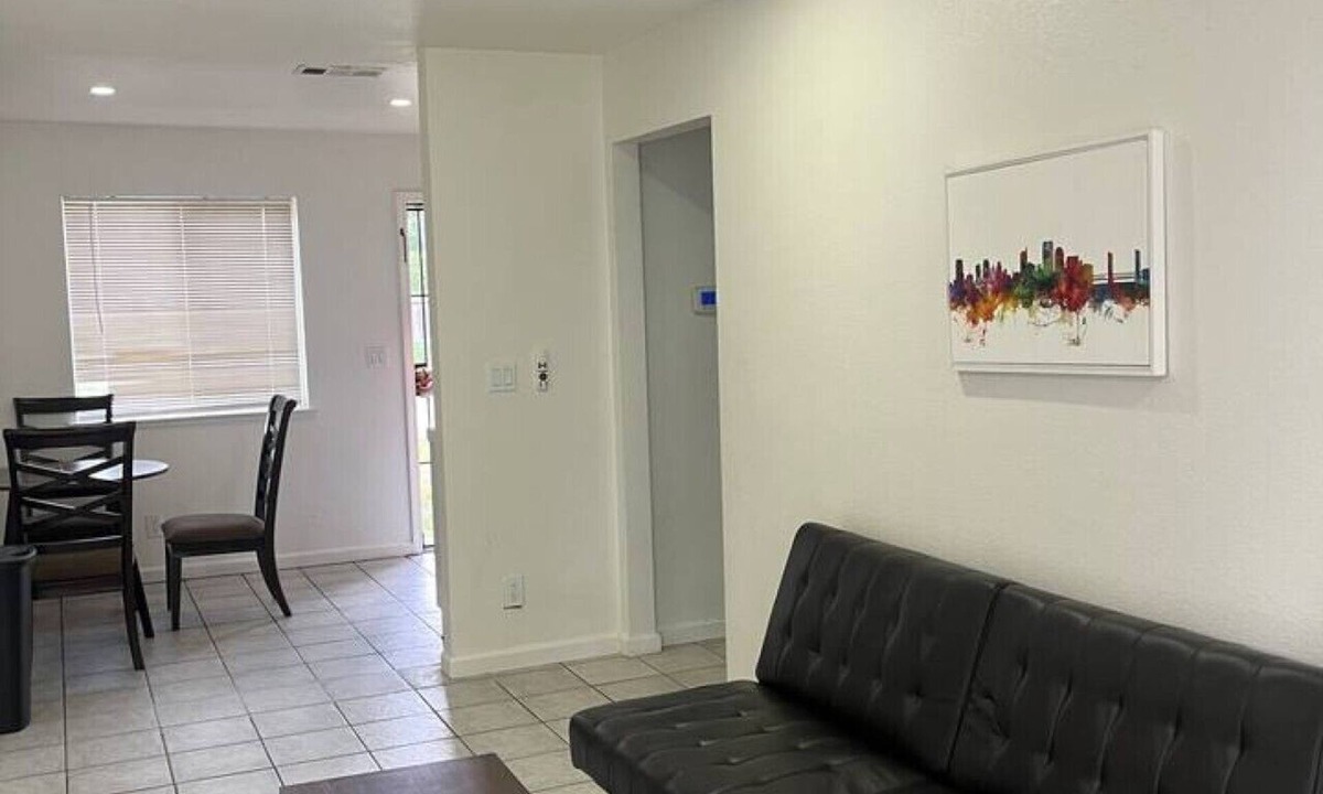 Arden-Arcade Apartment | Spacious 1BR Apt, gated parking-near downtown