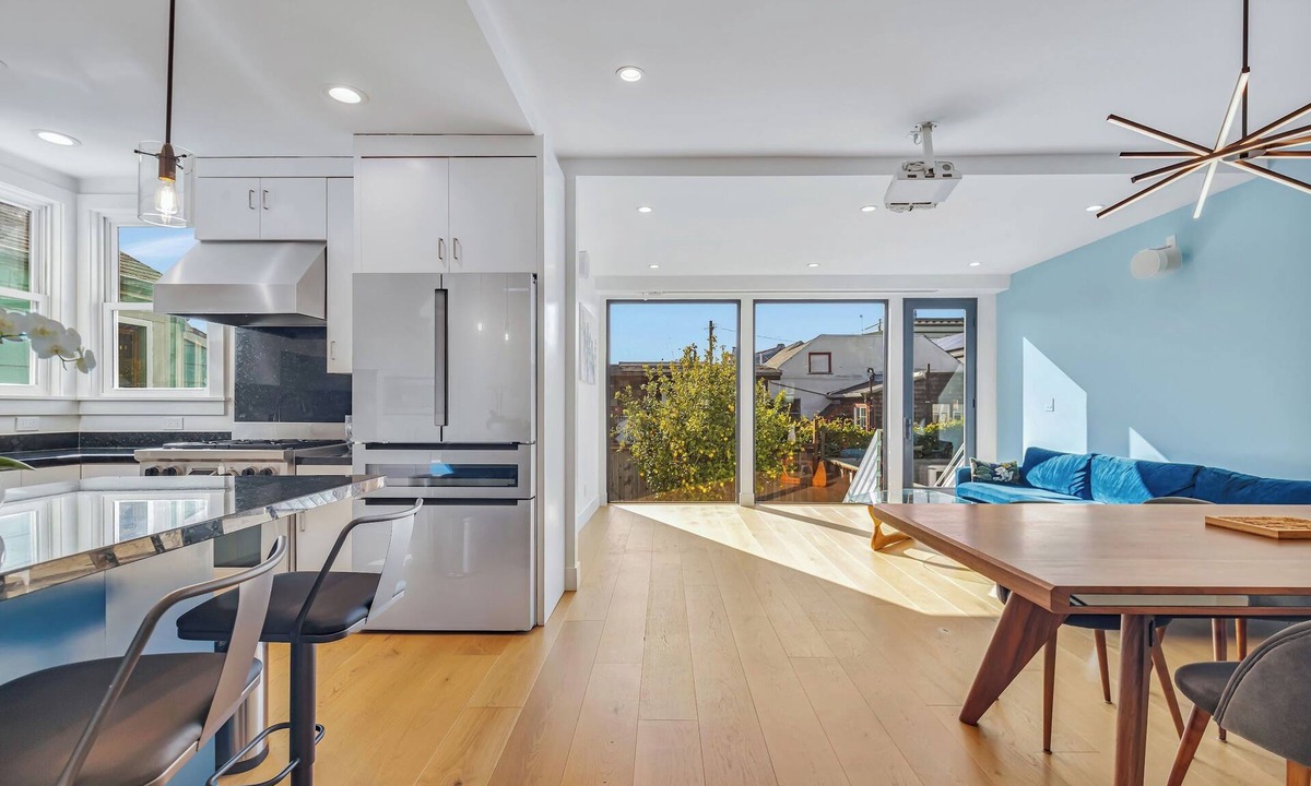 Bernal Heights House | Spacious 5-bedroom house - AC, Wifi, Sauna, Sundeck, Garden, Home Cinema…