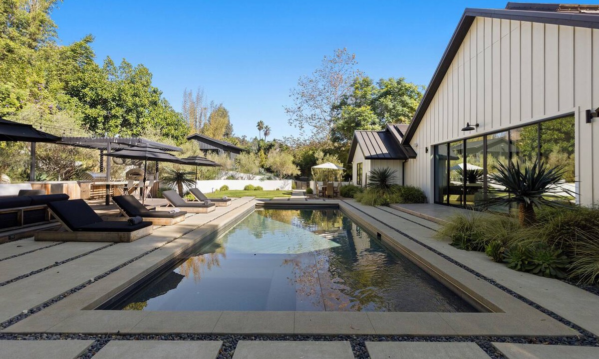 Covenant House | Spacious 5-bedroom estate in amazing Del Mar