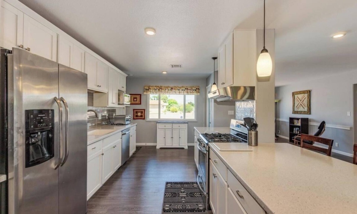 Fountain of the Sun House | Spacious furnished 2-bedroom house with LOW Summer rates in 55+ FOS