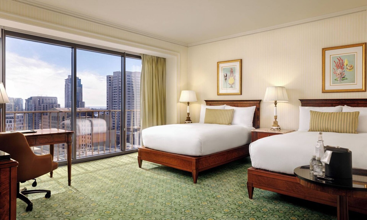 East Village Hotel | Spacious Guest Room Near Zoo – 3 Miles Away | Valet Parking Available