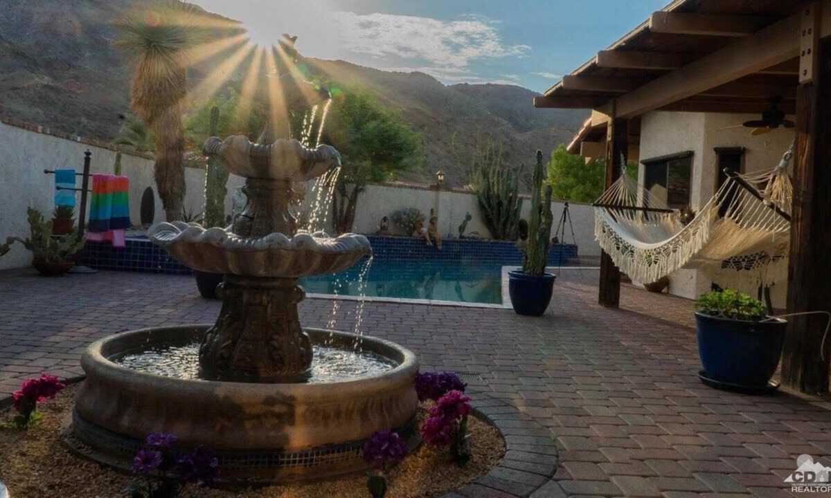 Palm Desert House | Spanish Desert Home, private with mountain views.
