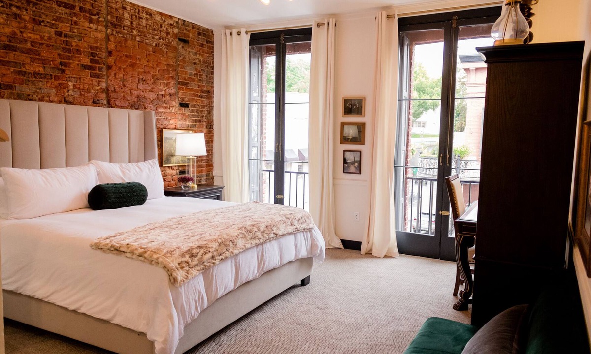 Nevada City Hotel | Speakeasy Suites