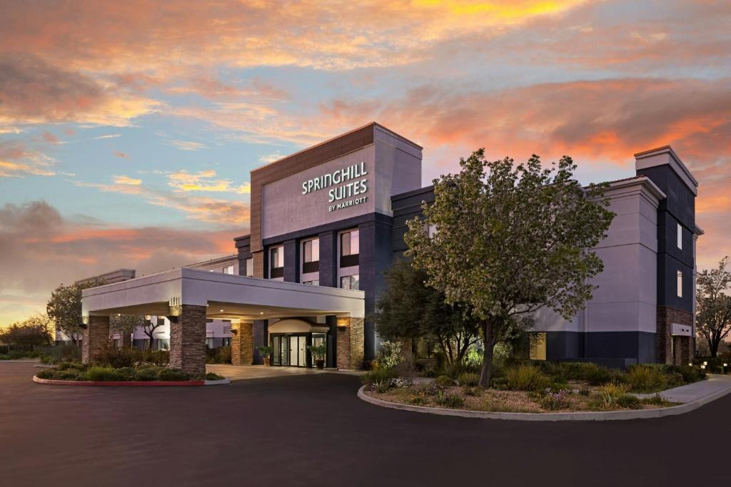 Lancaster Hotel | SpringHill Suites by Marriott Lancaster Palmdale