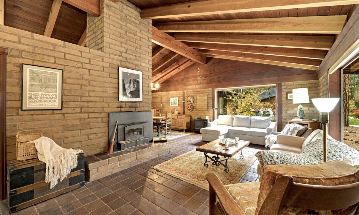 Graeagle House | Stay in Graeagle’s One-of-a-Kind Artist’s Adobe