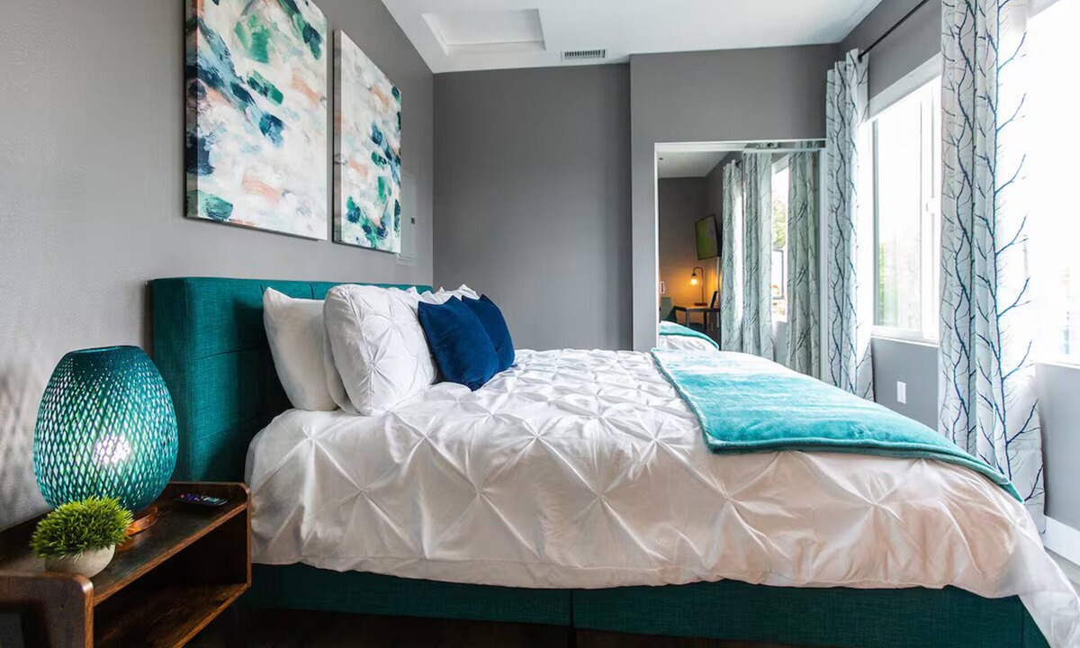 University Heights Apartment | Stay in University Heights Shops, Dining, Park