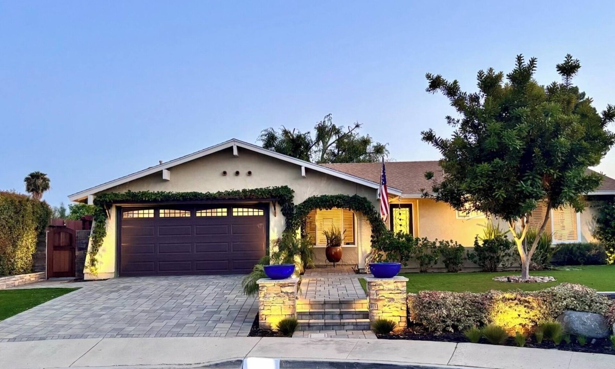 Poway House | Staying Classy in San Diego - Charming 3-bedroom ranch home