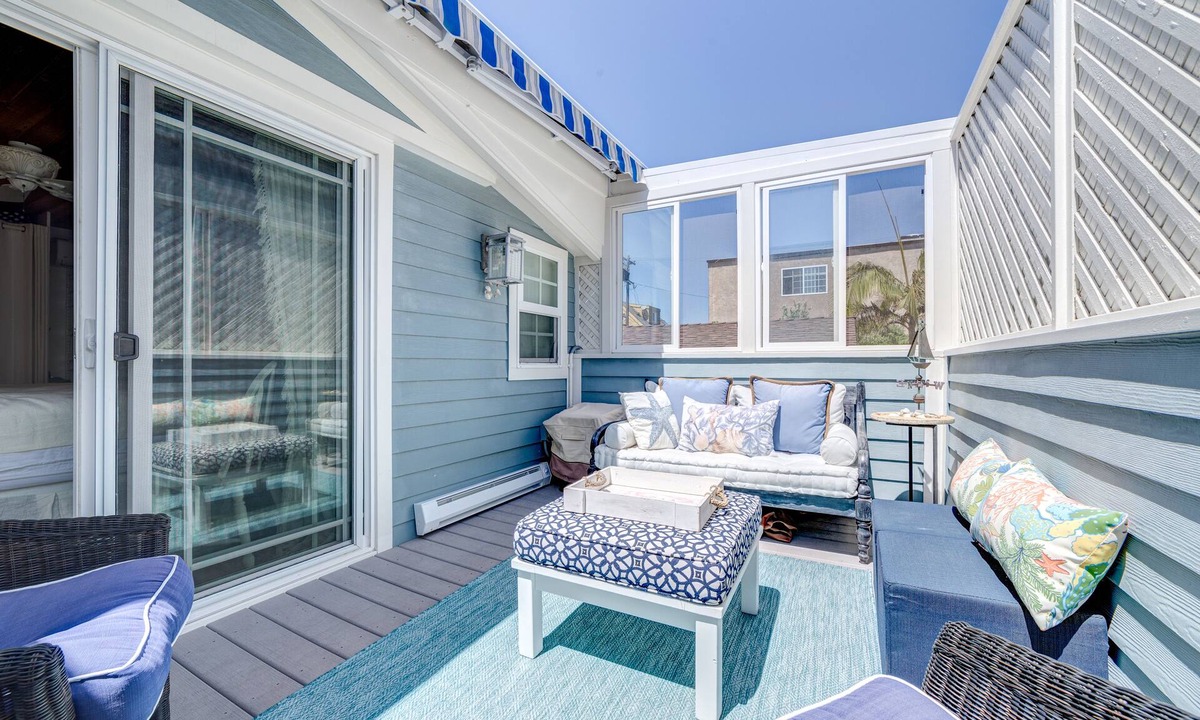 Mission Beach Cottage | Steps to the ocean & bay, this luxurious home w/ AC is better than a fine hotel!