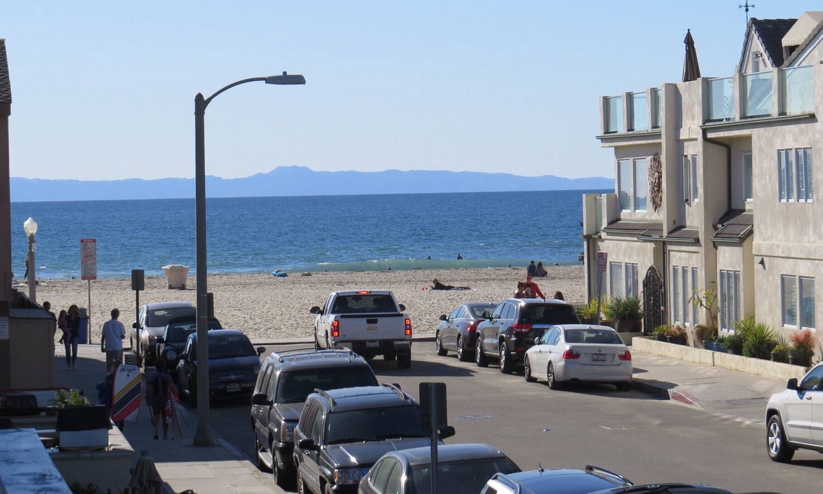 West Newport House | Steps to the Sand - Walk to Newport Pier, Shopping, Restaurants, and More!
