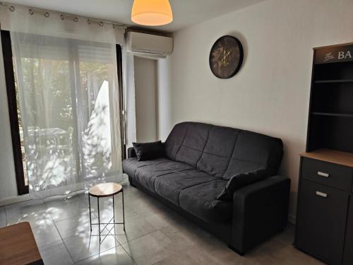 Alco Apartment | Studio climatisé, jardin et parking privatif