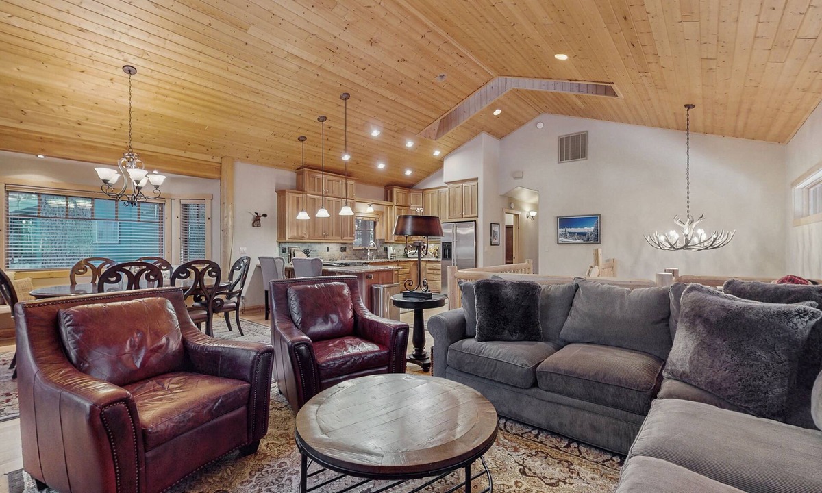Sierra Tract House | Stunning Large Custom Family Home w/Fireplace, Yard, Spa, Views, EV Car Charger
