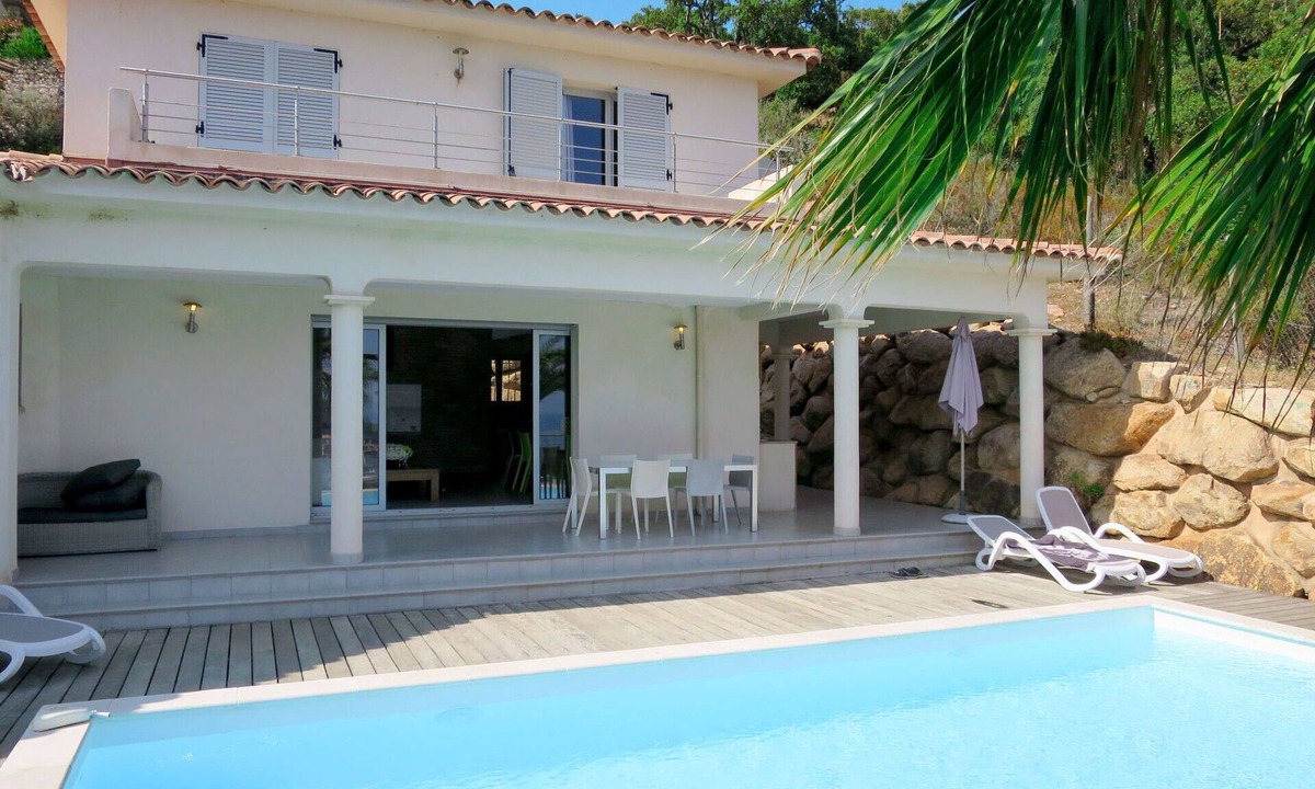 Tarcu House | Stunning private villa for 10 guests with WIFI, A/C, private pool, TV and patio