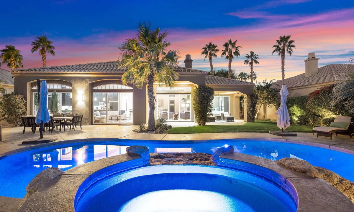La Quinta House | STUNNING REMODELED LAKE VIEW HOME WITH SALT WATER POOL/SPA! PERMIT #065592