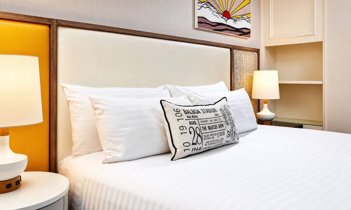 Civic Core Hotel | Stylish King Room Near Gaslamp, Little Italy & Waterfront Views