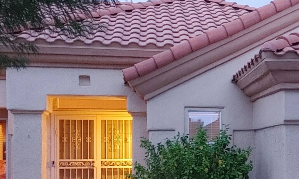 Sun City West House | Sun City West Oasis: Golf Course Living & Resort Amenities 🏌️" Turnkey comfort