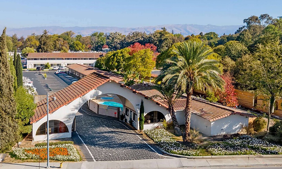 North San Jose Hotel | Super 8 by Wyndham San Jose Airport