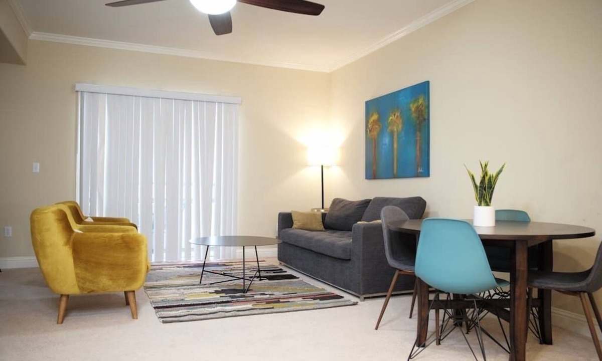 Santa Clara Apartment | SUPER BOWL 7 MINUTES AWAY - LEVI'S STADIUM -Great Location. Lux Complex-TESLA Charging