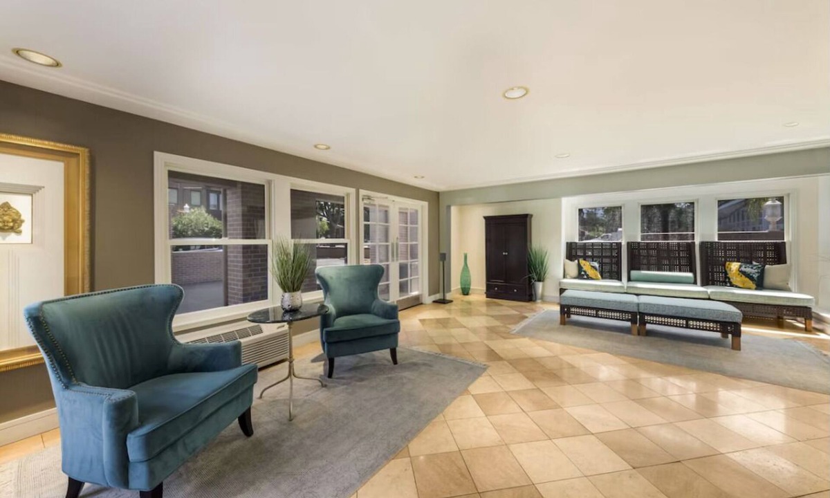 Mountain View Apartment | Sure Stay Plus Hotel, Mountain View, a short 15 minute drive to the Big Game